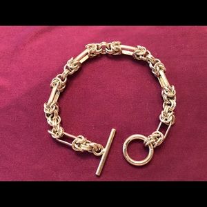 Sterling silver knotted bracelet with toggle latch